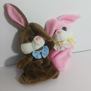 Vintage Rabbits Hand Puppets Malibu Fun Stuffed! Plush Stuffed Animals 1994